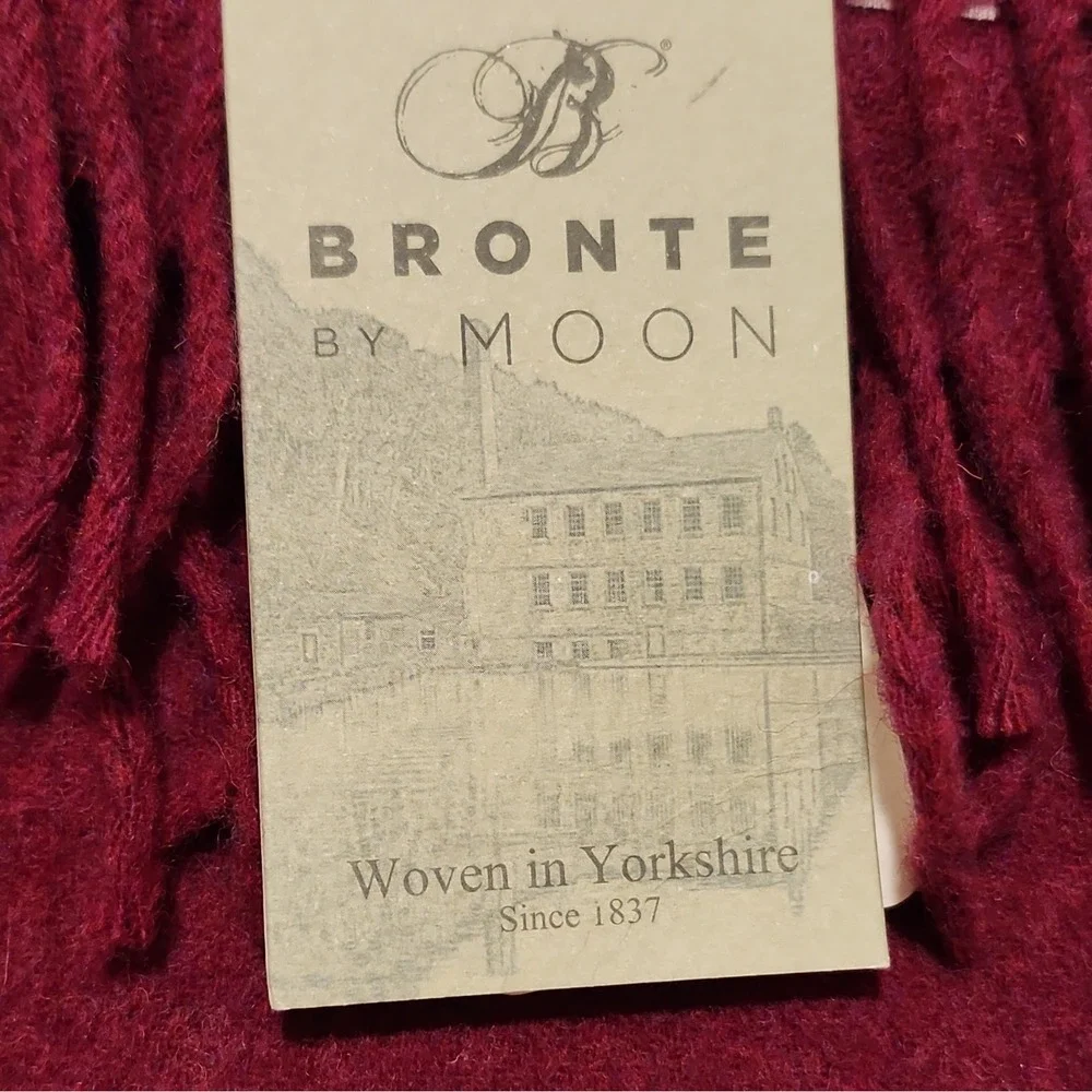 NWT Bronte by Moon Pure Merino Wool Scarf Burgundy Claret Made in Great Britain